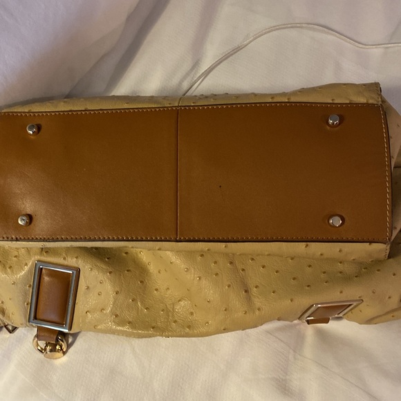Rowallan Women’s Genuine Leather Shoulder Bag - Picture 4 of 9